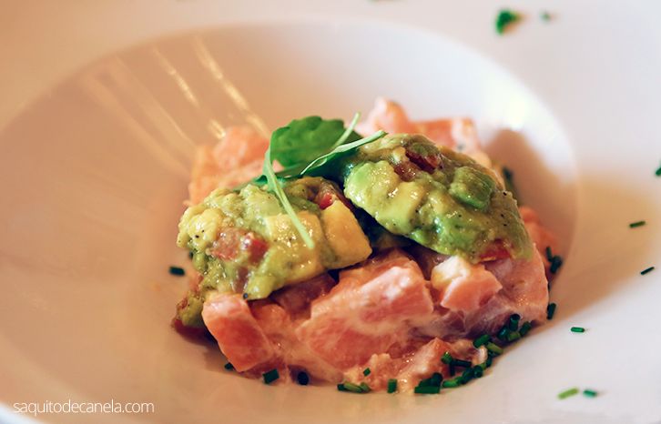 receta tartar de salmón y aguacate