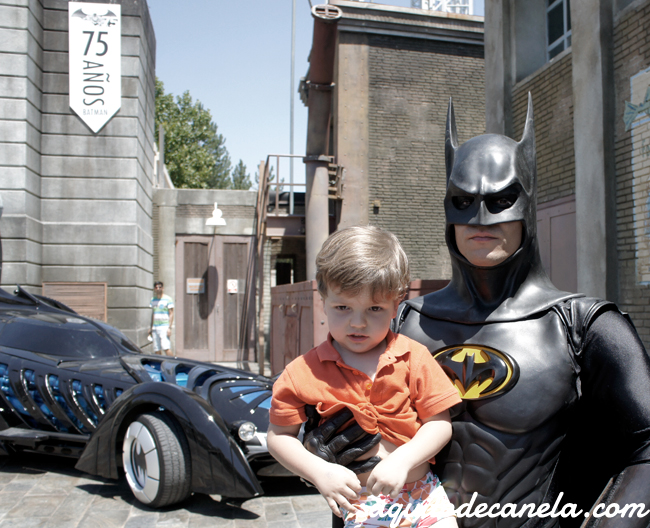 Viajar con niños Parque Warner Madrid